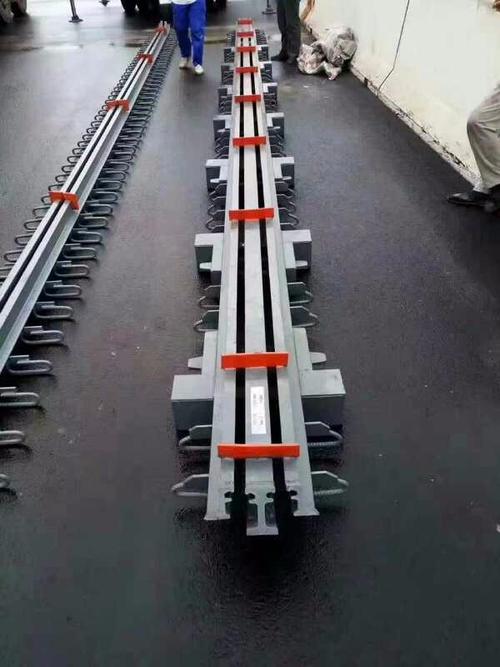 霍山d80桥梁伸缩缝装置制造商_来电咨询